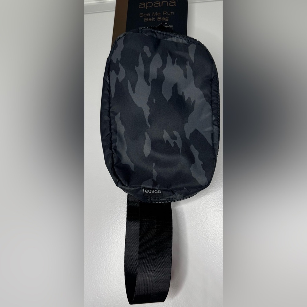 Apana Dark Camouflage see me run Belt Bag - Picture 1 of 5
